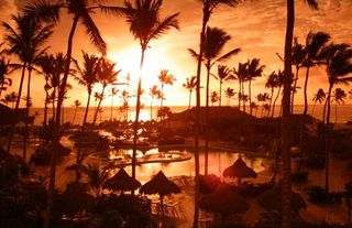 Hotel Cayena Beach night